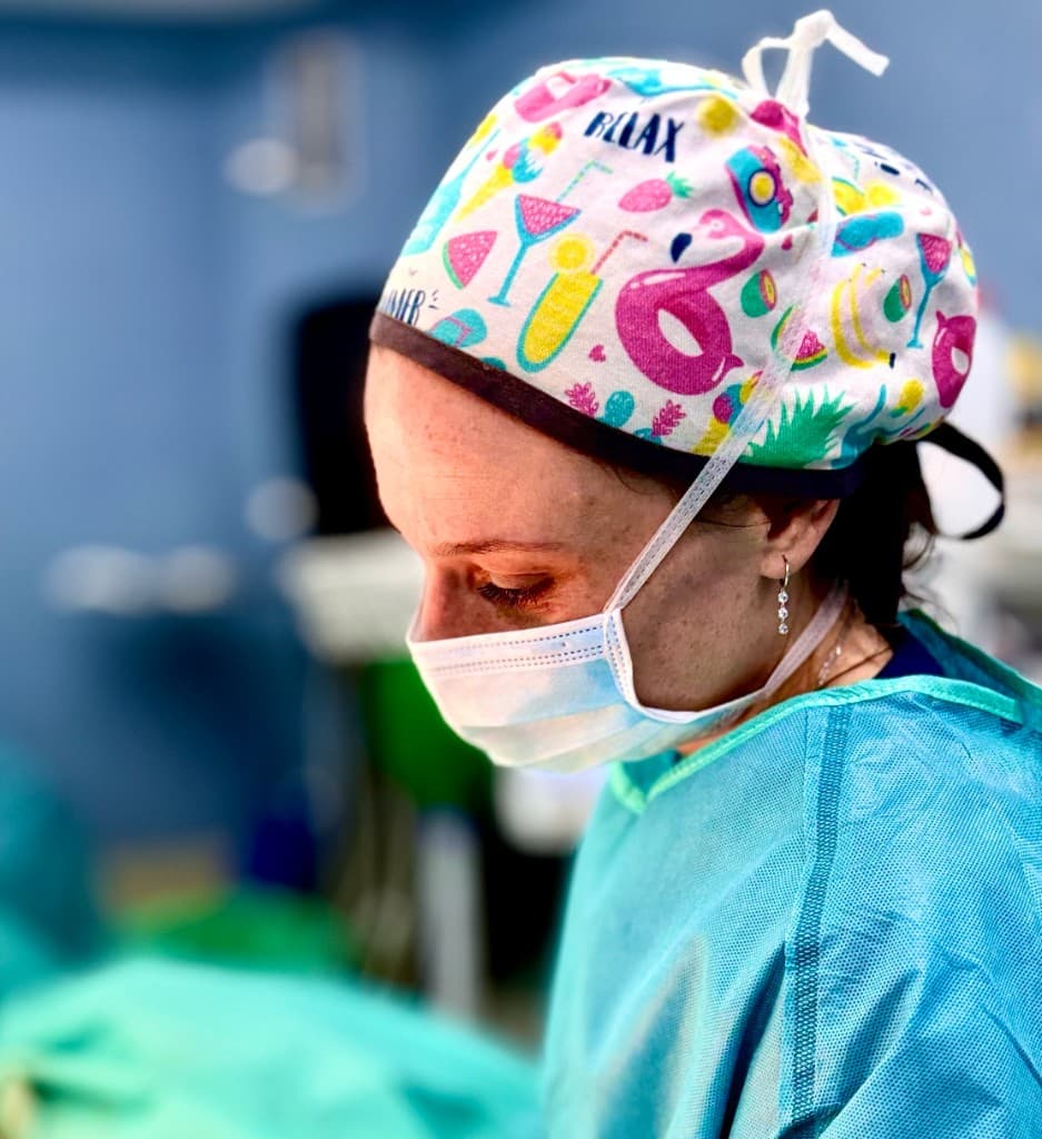 Dr Manon Belhoste in the operating theatre