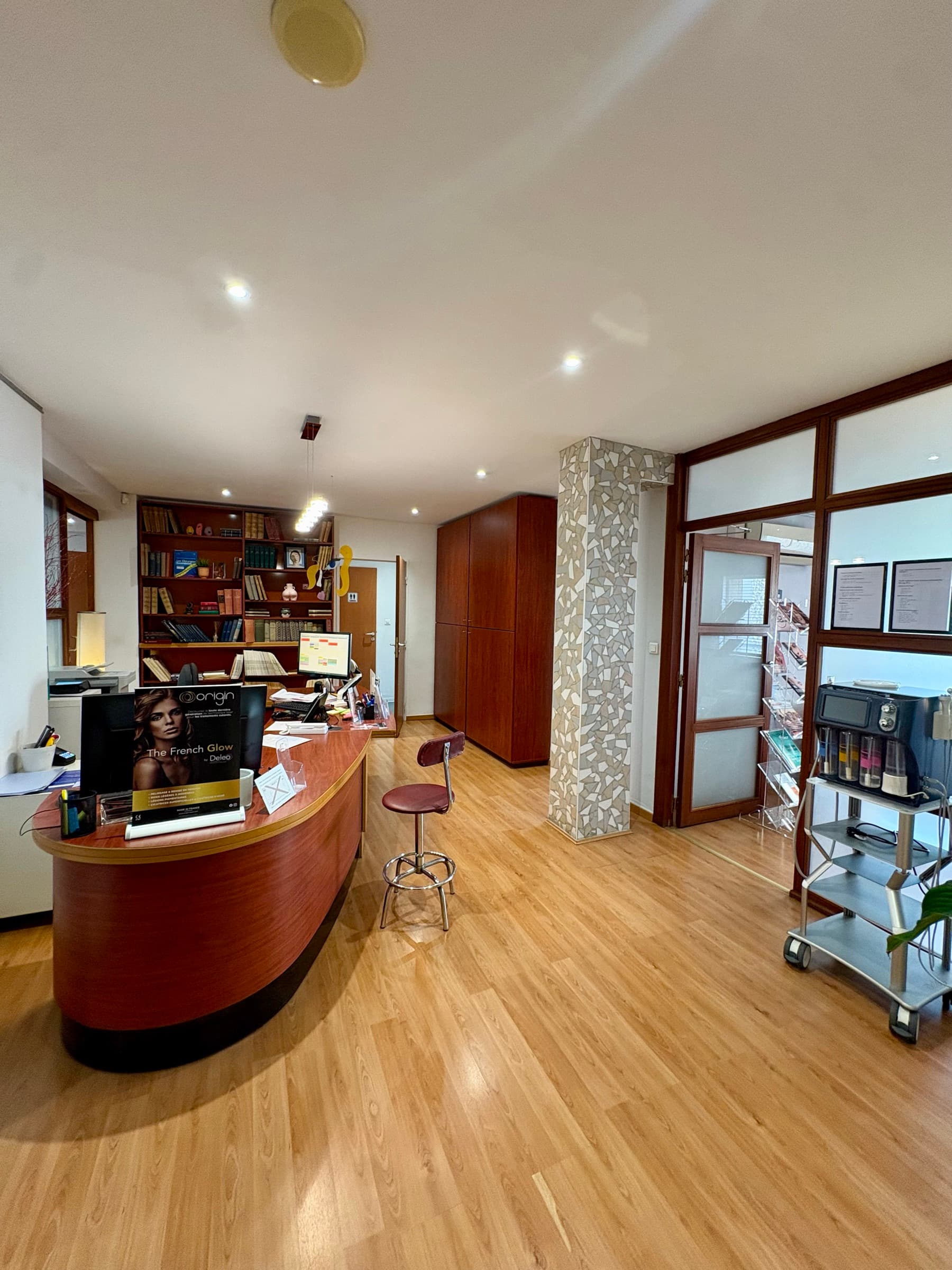 Recepción del consultorio, bulevar Lord Duveen en Marsella